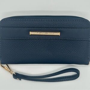 Elegant Navy Wristlet with Gold Detail